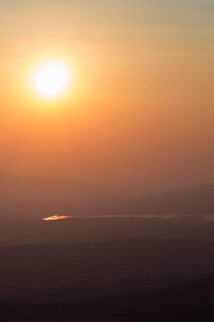 Zachód słońca nad Jeziorem Żywieckim