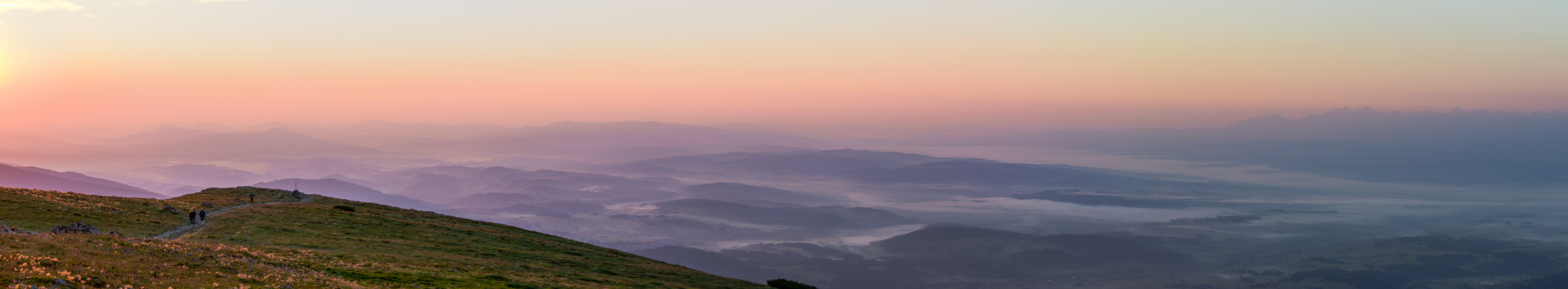Panorama Beskidów i Tatr z Diablaka