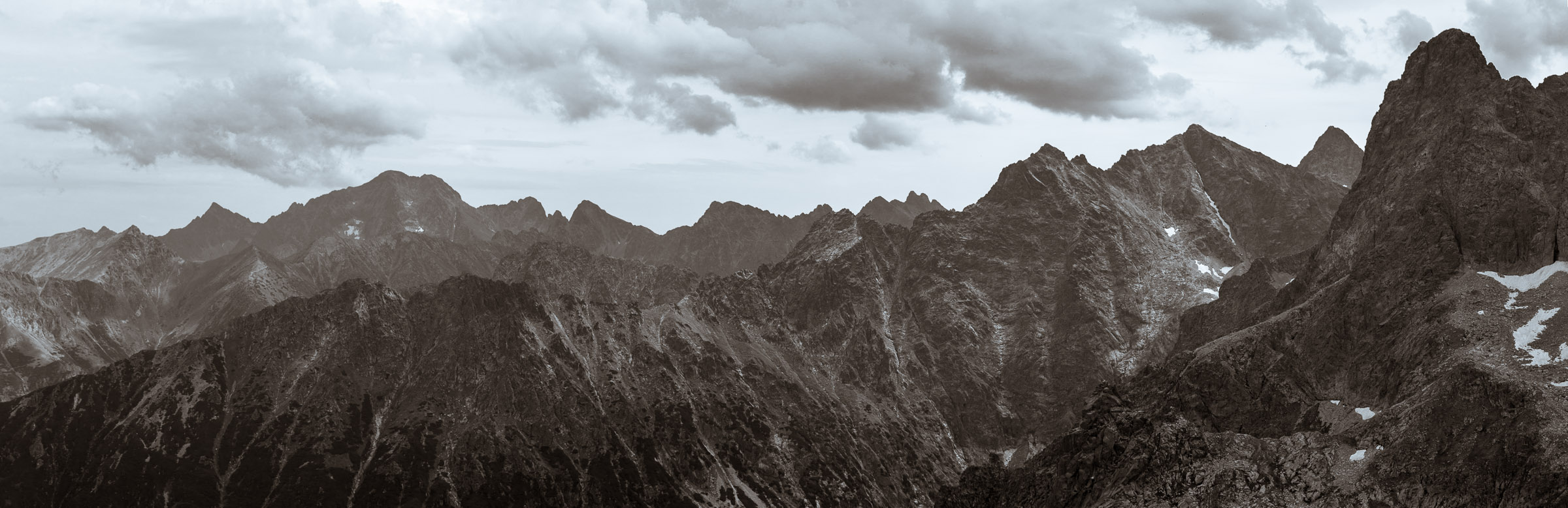 Panorama szczytów Tatr Wysokich ze Szpiglasowego Wierchu